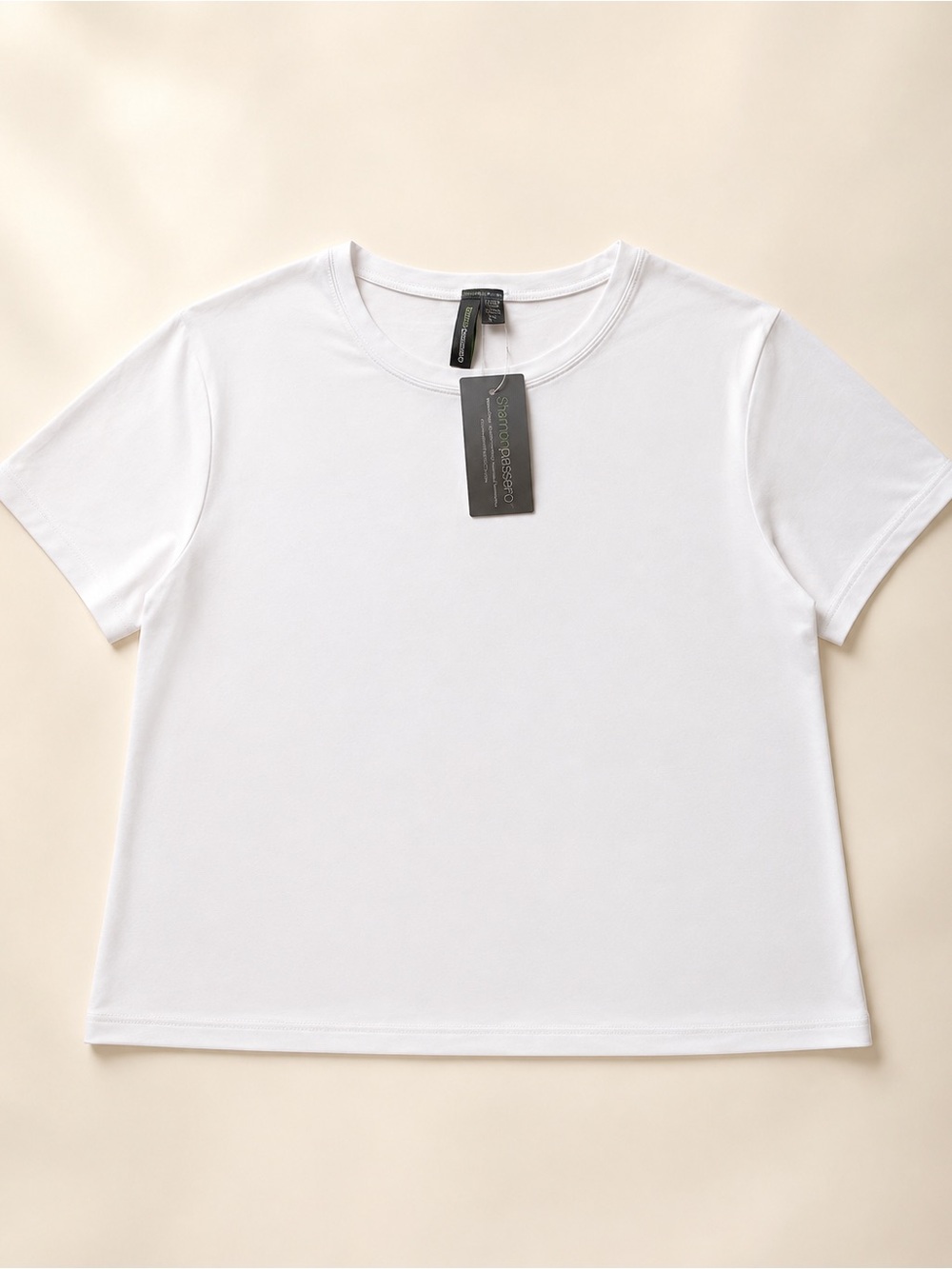 Women's White Short Sleeve Crewneck Tee - Unbranded